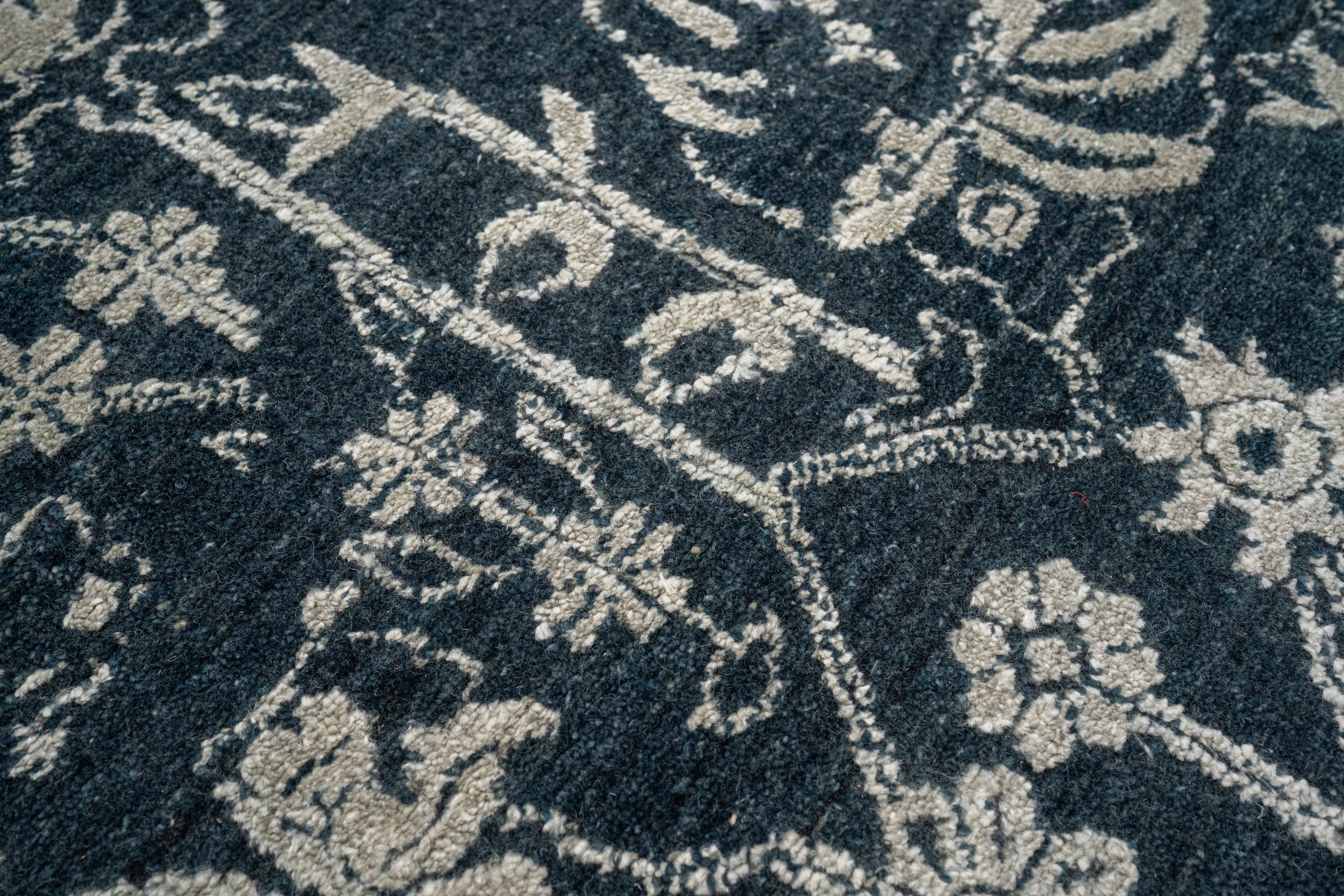 Handknotted Carpet, DIA - 1339 VASE 3, Outer Space & Pastel Gray